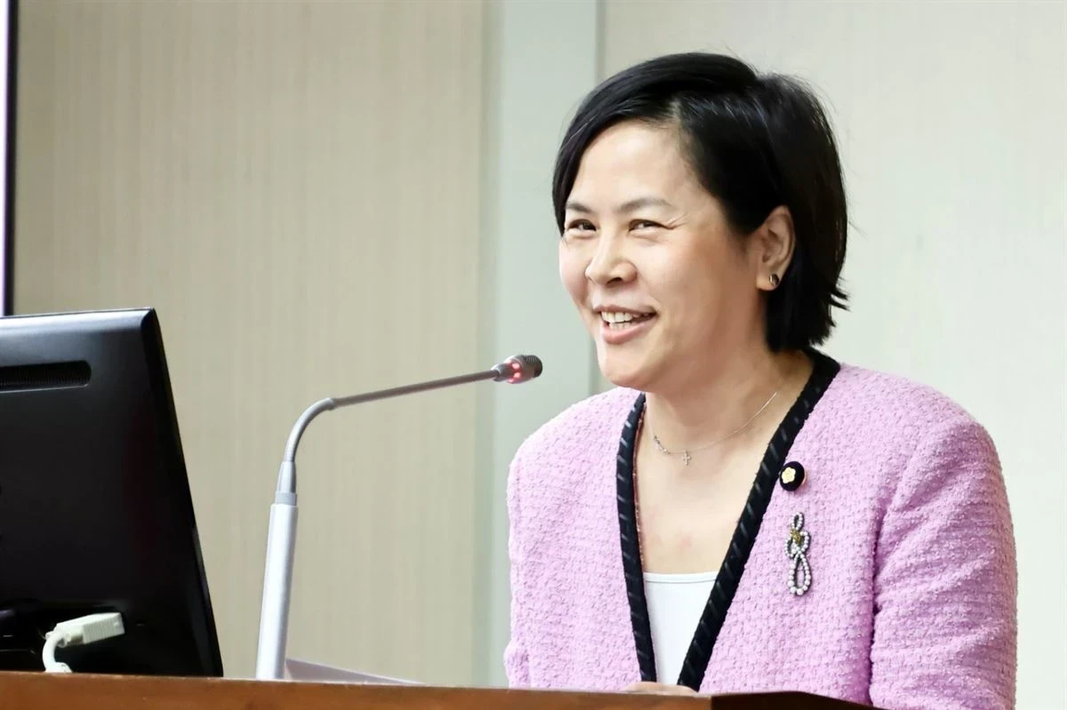 李貞秀開撕黃國昌「卑鄙無恥還我20萬」　再嗆許甫、陳智菡是民眾黨蛀蟲