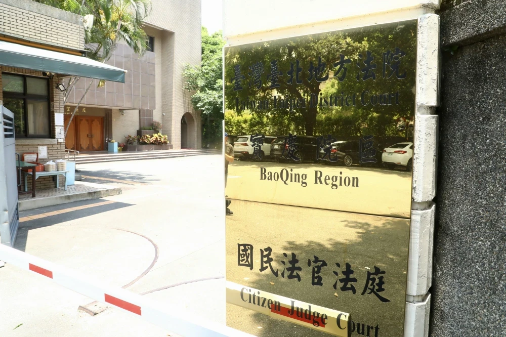 黑貓女司機弄髒車挨罵積怨氣　埋伏刺死男同事遭國民法官判無期徒刑