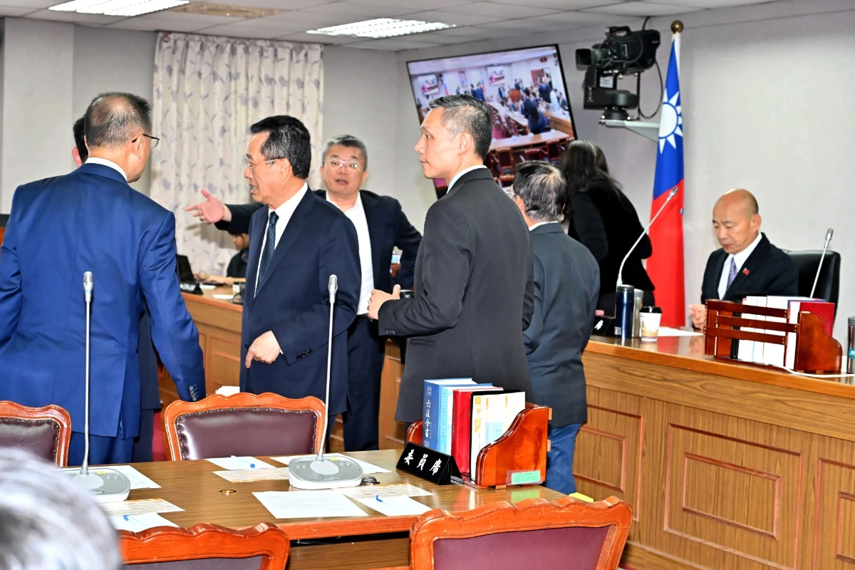【軍購協商4度破局】藍白挺8000億　綠反對刪委製商購