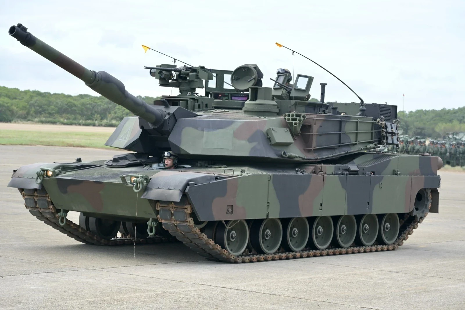 一位前裝甲兵預官針對M1A2T爭議就教李翔宙 -- 上報