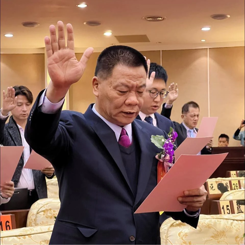 取自許原龍臉書