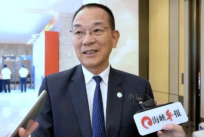蕭旭岑「手捧現金」被暗指貪污證據 給錢的台商會長說話了 -- 上報