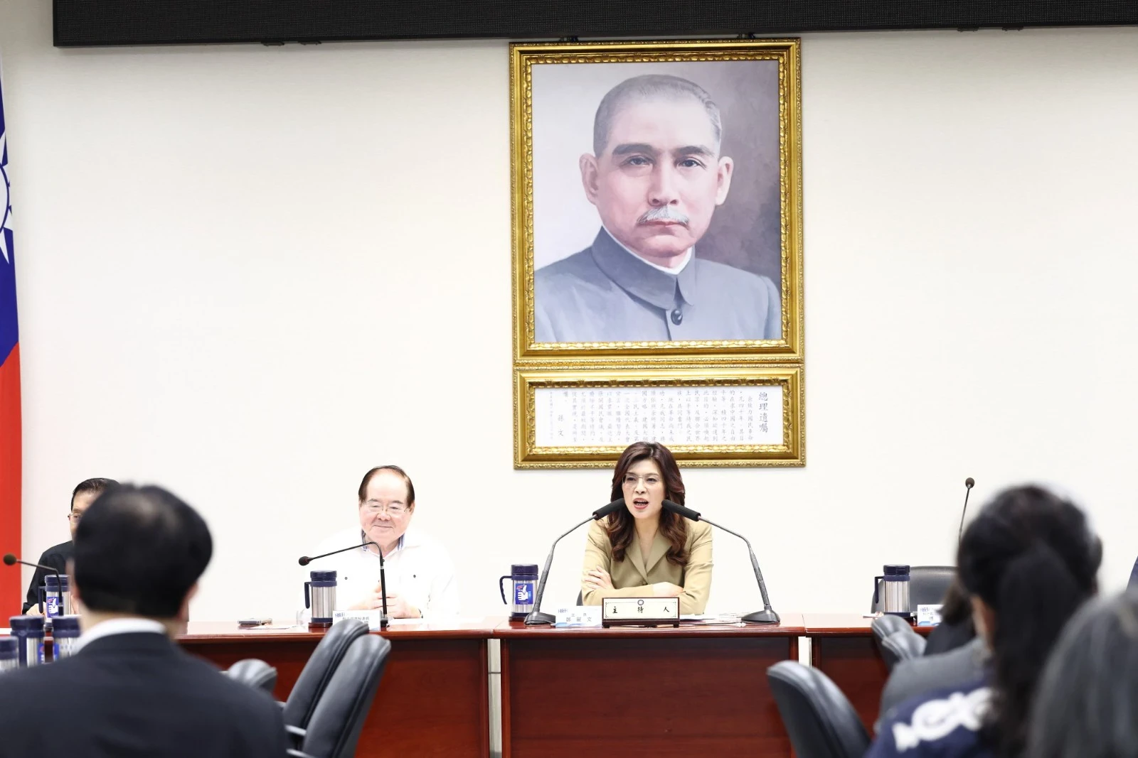 鄭麗文訪美歸國將啟動「行動中常會」　黨內3大政治明星投入輔選