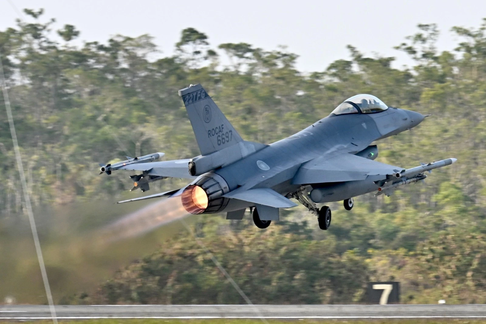 空軍編列特別預算採購F-16Block 70（F-16V）戰機。（資料照片／張哲偉攝）