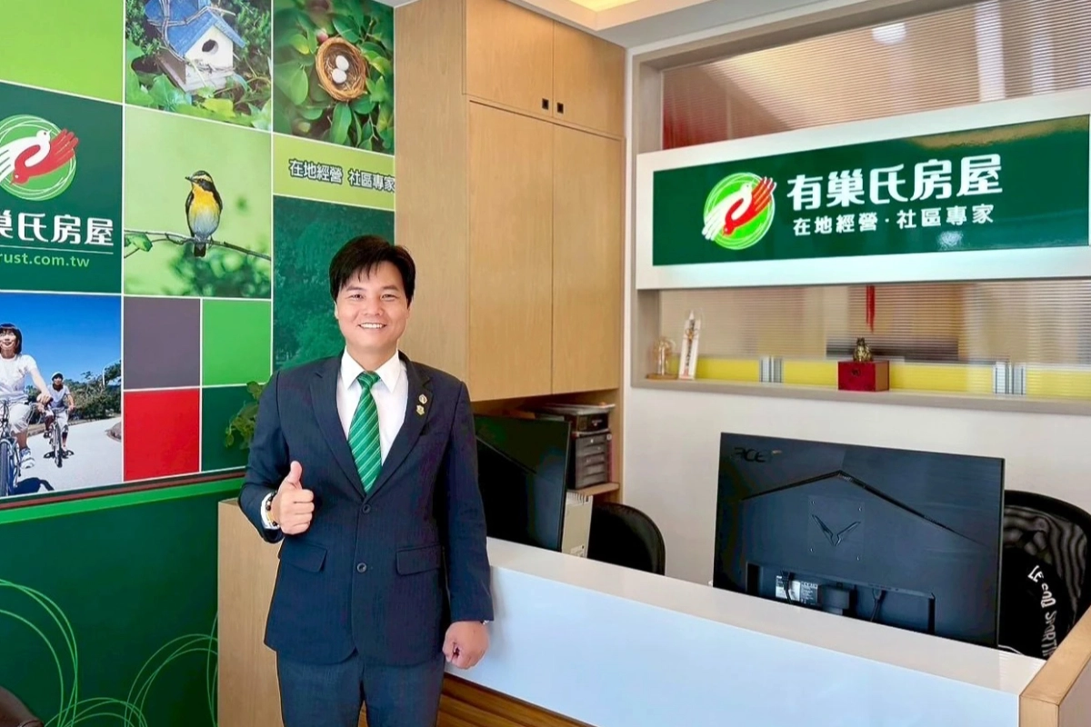 柳坤霖店東以身作則，拒絕對客戶做出虛假保證，並以此嚴格要求店內同仁，將資訊透明化為日常服務規範。（永慶房產集團提供）