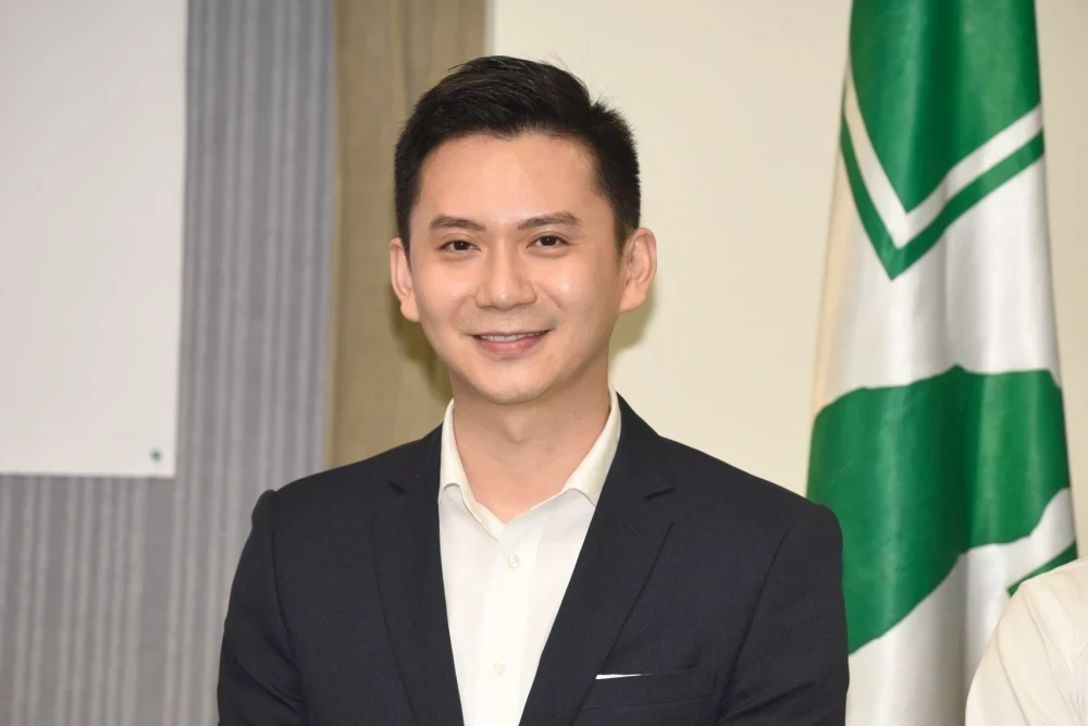 快訊／鄭朝方出戰新竹縣長底定　民進黨明正式提名對決徐欣瑩