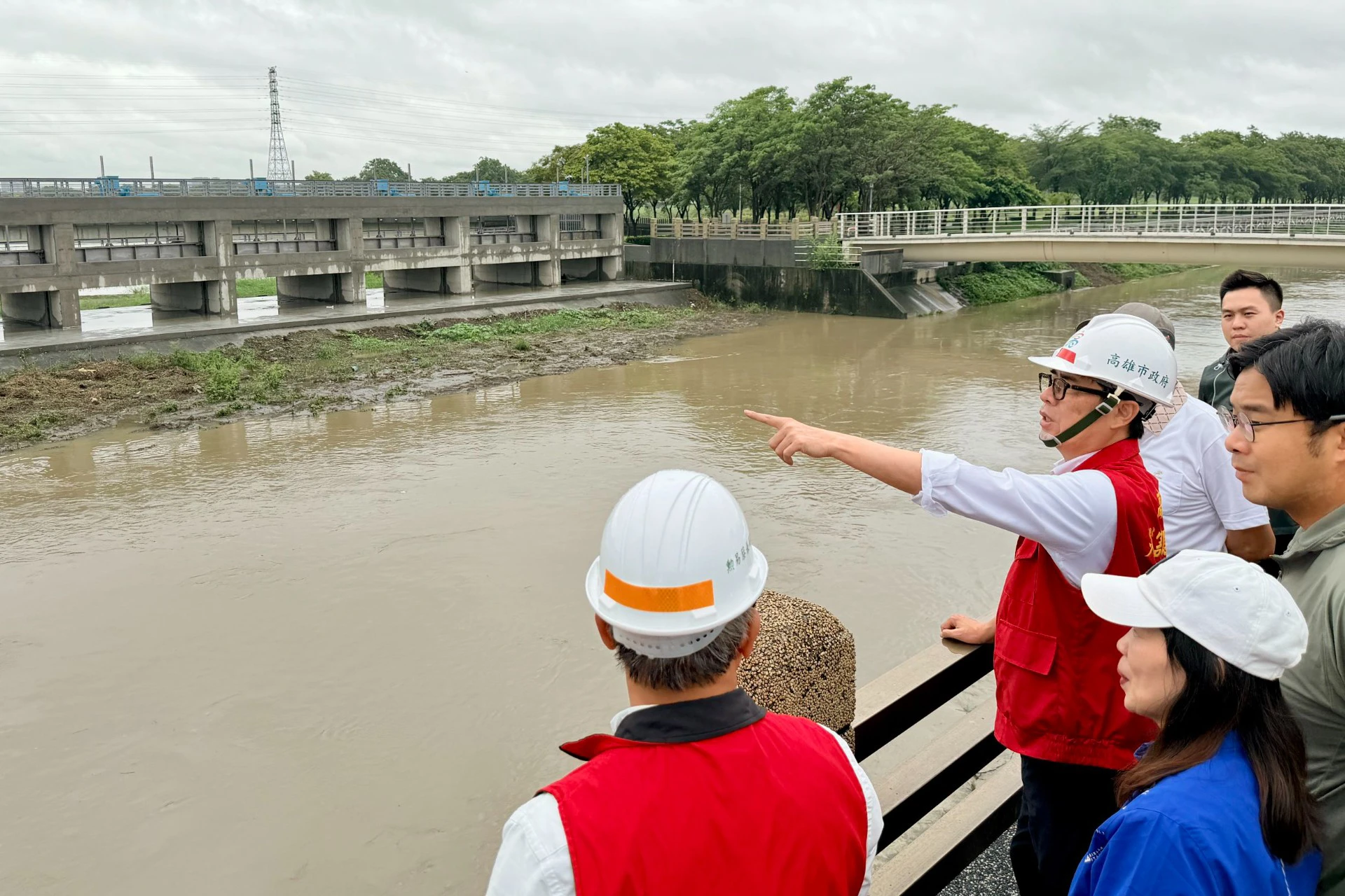 暴雨南移！高雄山區雨量達標　5行政區明天停班停課