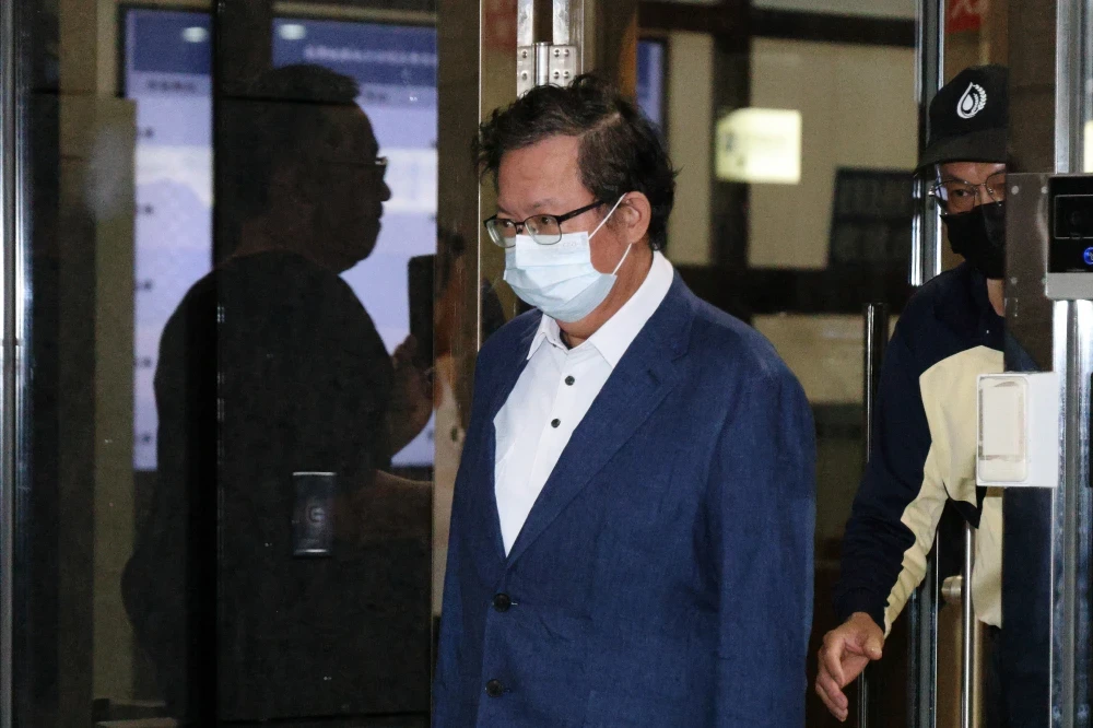 控廖俊松庭訊證詞反覆矛盾　鄭文燦律師：戳破起訴書「對價關係」認定