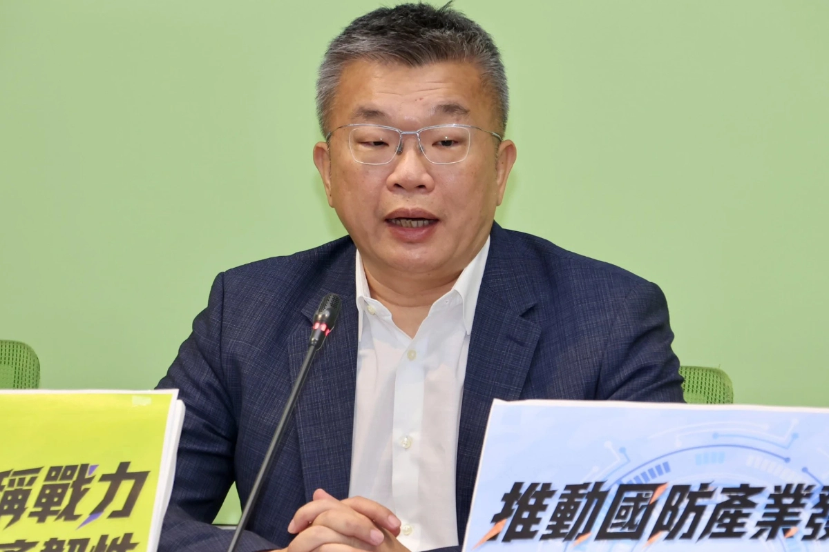 汶汶棚拍遭狂粉刺頸 中職會長蔡其昌:精進球場內安全守則與防衛 -- 上報