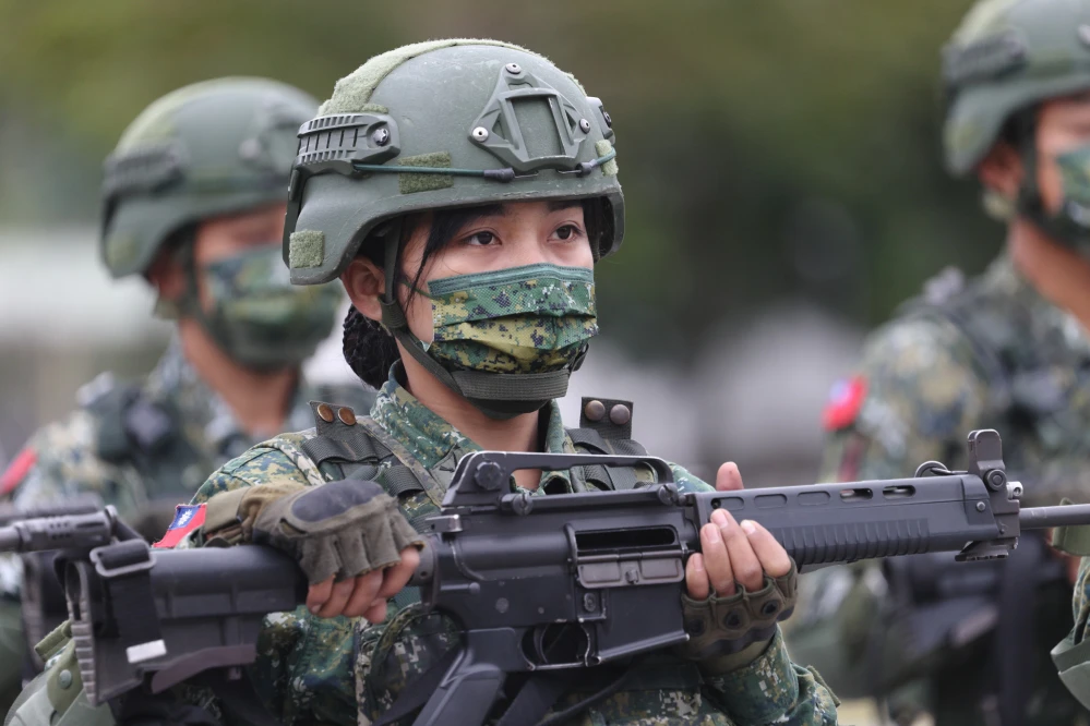國防部擬推「女性納教召」引發討論 顧立雄:是適切的做法 -- 上報