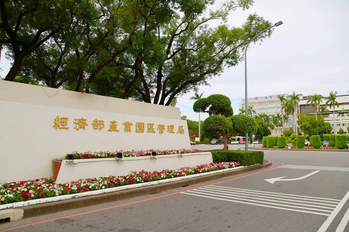 畢業季求職潮升溫　楠梓科技產業園區6/26徵才釋241職缺