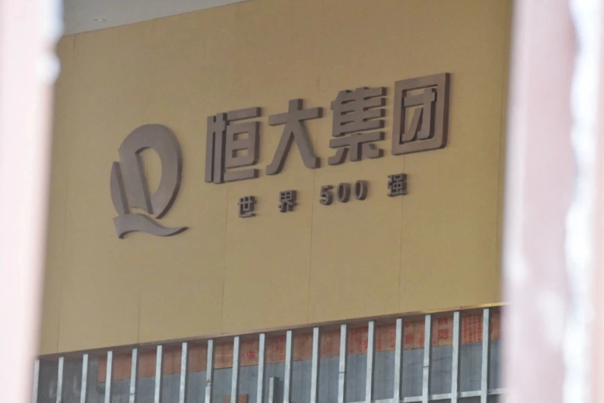 恒大靠金元製造的中國足球虛假繁榮，不僅沒有提升中國隊的底層實力，反而徹底破壞了國內的薪酬體系，扼殺了青訓。（法新社）