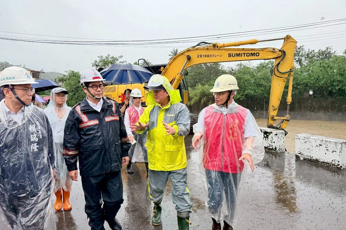豪雨狂炸旗美地區　陳其邁視察抽水站與易淹水熱點　要求全面強化防洪韌性