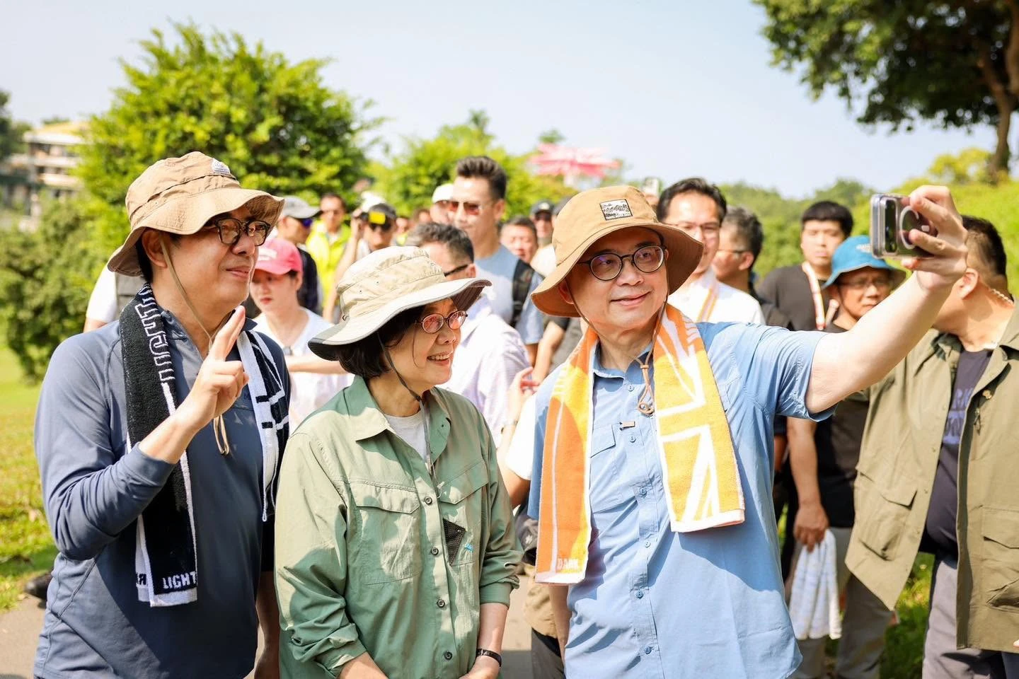 前總統蔡英文2個月內三度到高雄與賴瑞隆合體造勢。（取自賴瑞隆臉書）