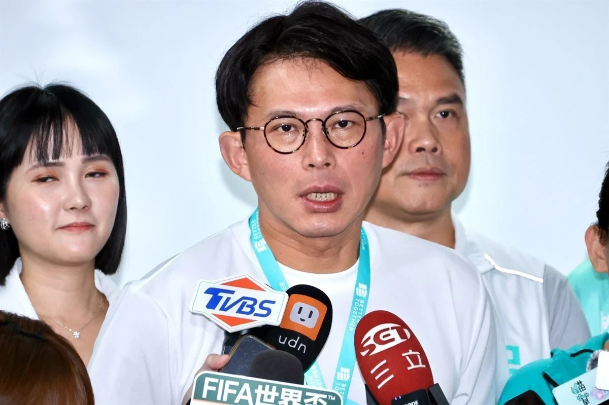 黃國昌狗仔案被告應訊近3小時　週刊爆涉貪金流罪證浮現