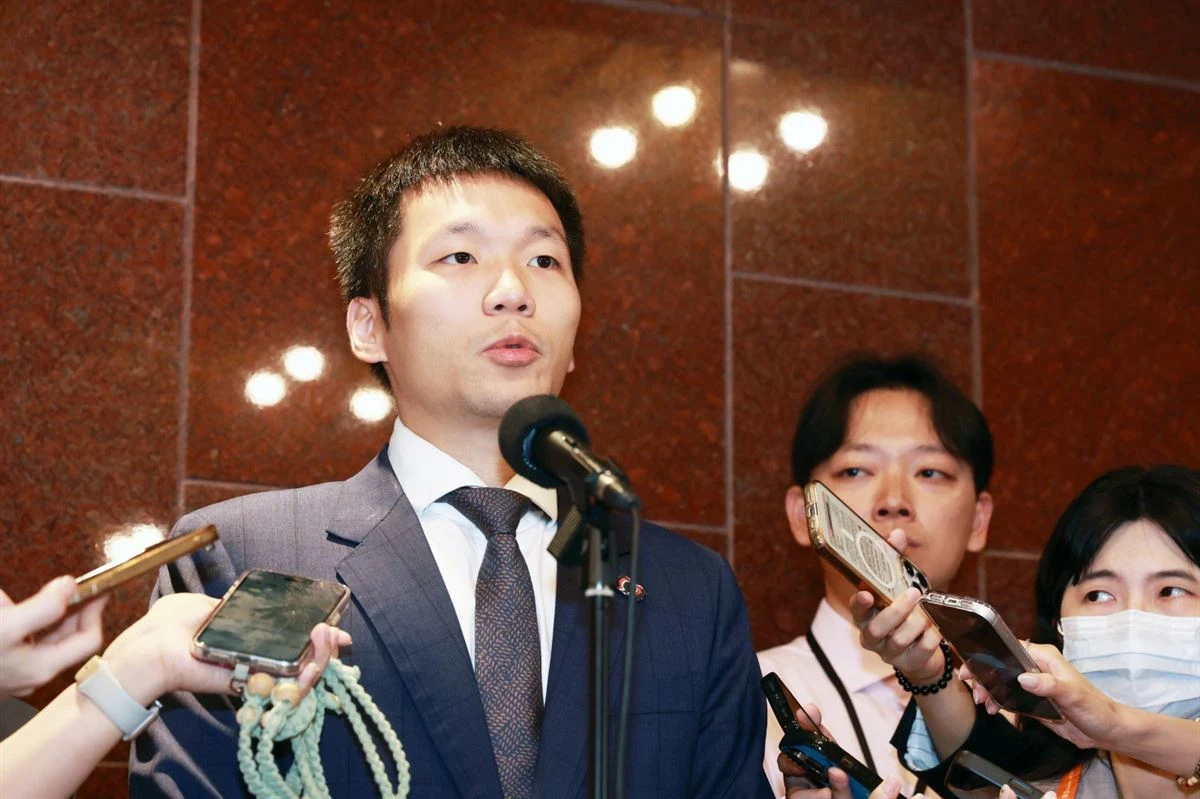 李洋請辭傳聞因何而起　府院幕僚：惹毛反改革派、想逼他走
