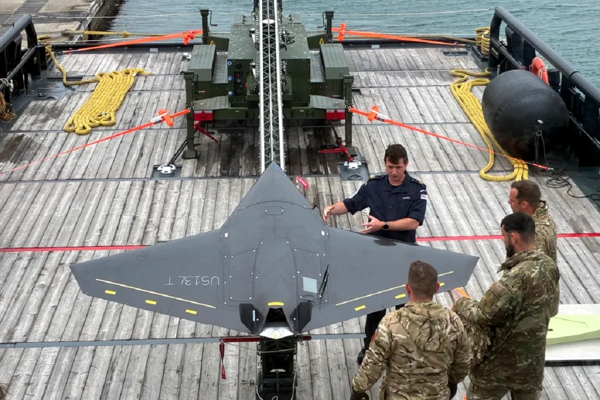 英國海軍解鎖新戰力!軍艦首射「喵喵」神風無人機 混合艦隊時代來了 -- 上報