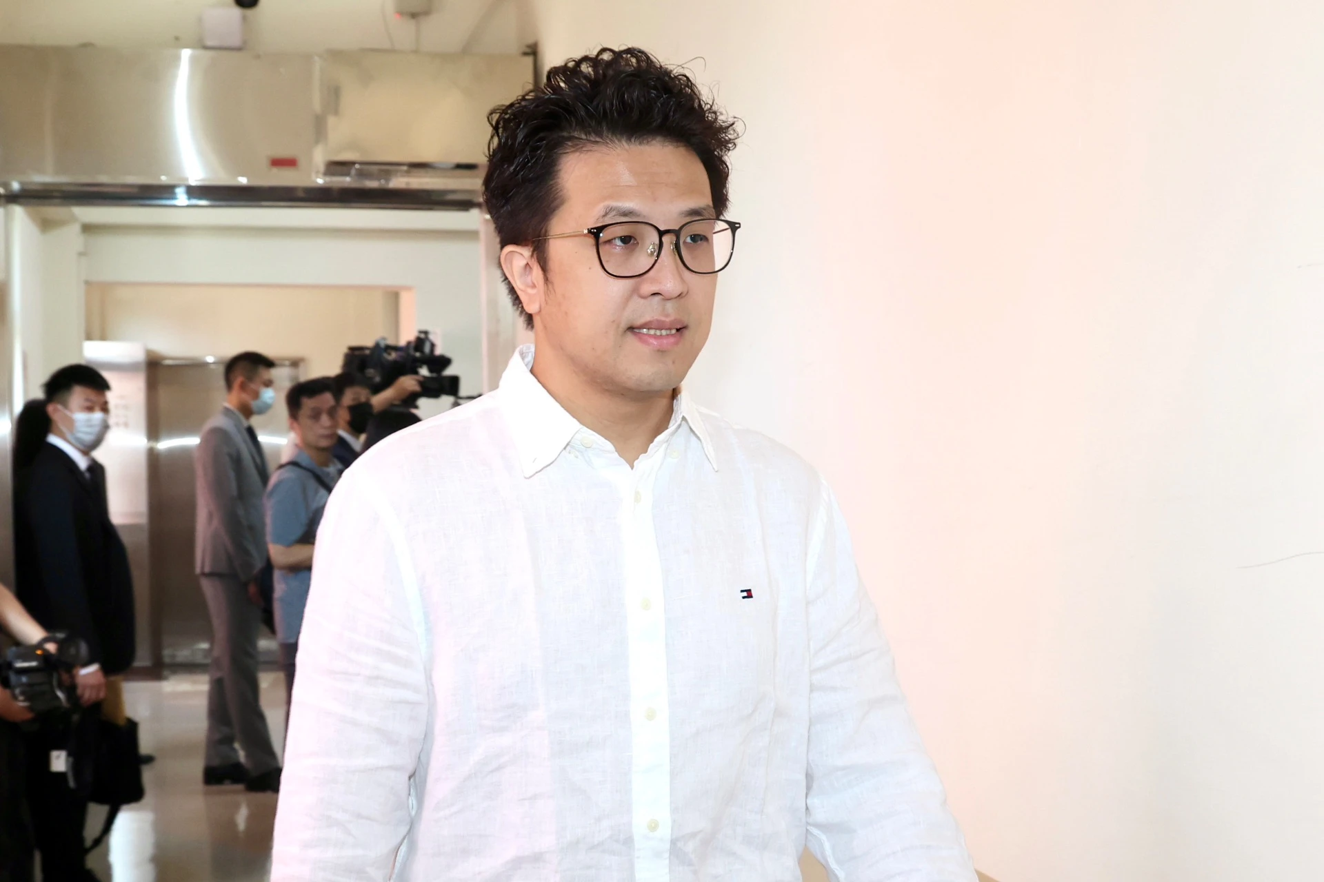 中聯致癌油風暴擴大 沈伯洋籲「中央地方協作」政治口水卸責沒必要 -- 上報