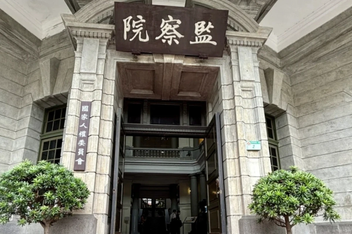司法烏龍檔案:最高法院以繼續審判自我糾正鄭文逸案的可能性 -- 上報