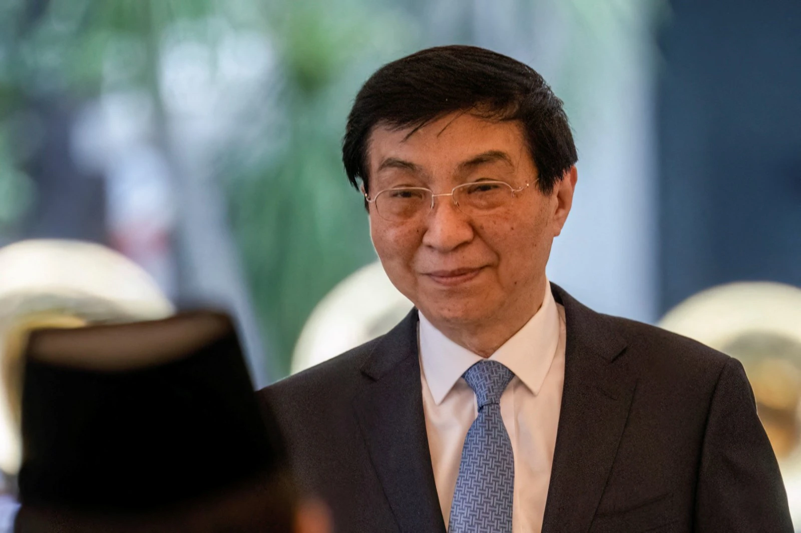 王滬寧訪西藏督促落實民族團結法與建設模範區 要求藏傳佛教配合中共 -- 上報
