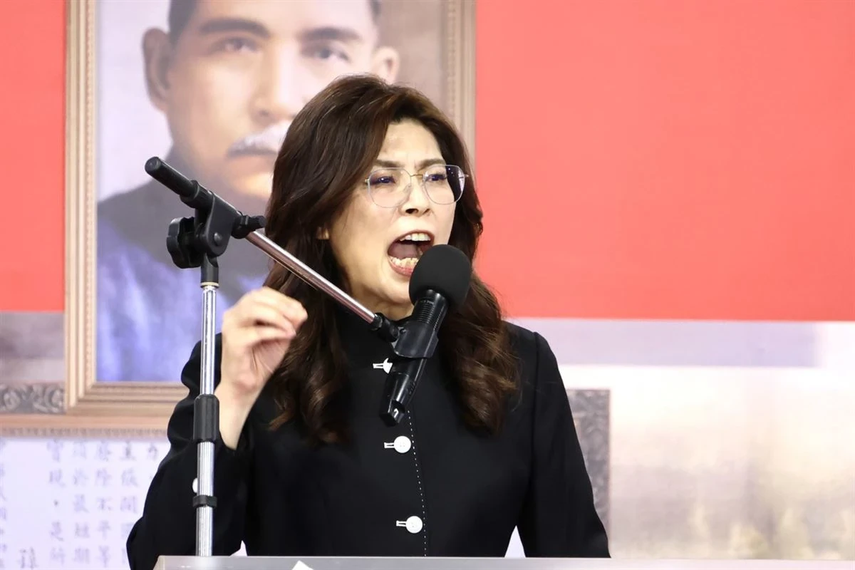 鄭麗文稱「頂新油令人反感卻未危害健康」　轟中央修法只是模糊責任
