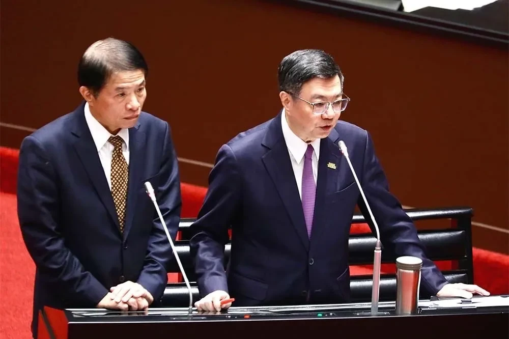 NCC代理主委翁柏宗（左）在2024年11月底去職，新任委員的人事案仍卡在立院尚未審議。（資料照片／王侑聖攝）