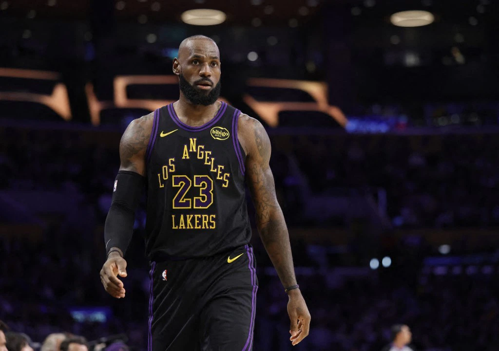 【NBA】震撼！不是熱火和騎士　詹姆斯底薪加盟費城76人