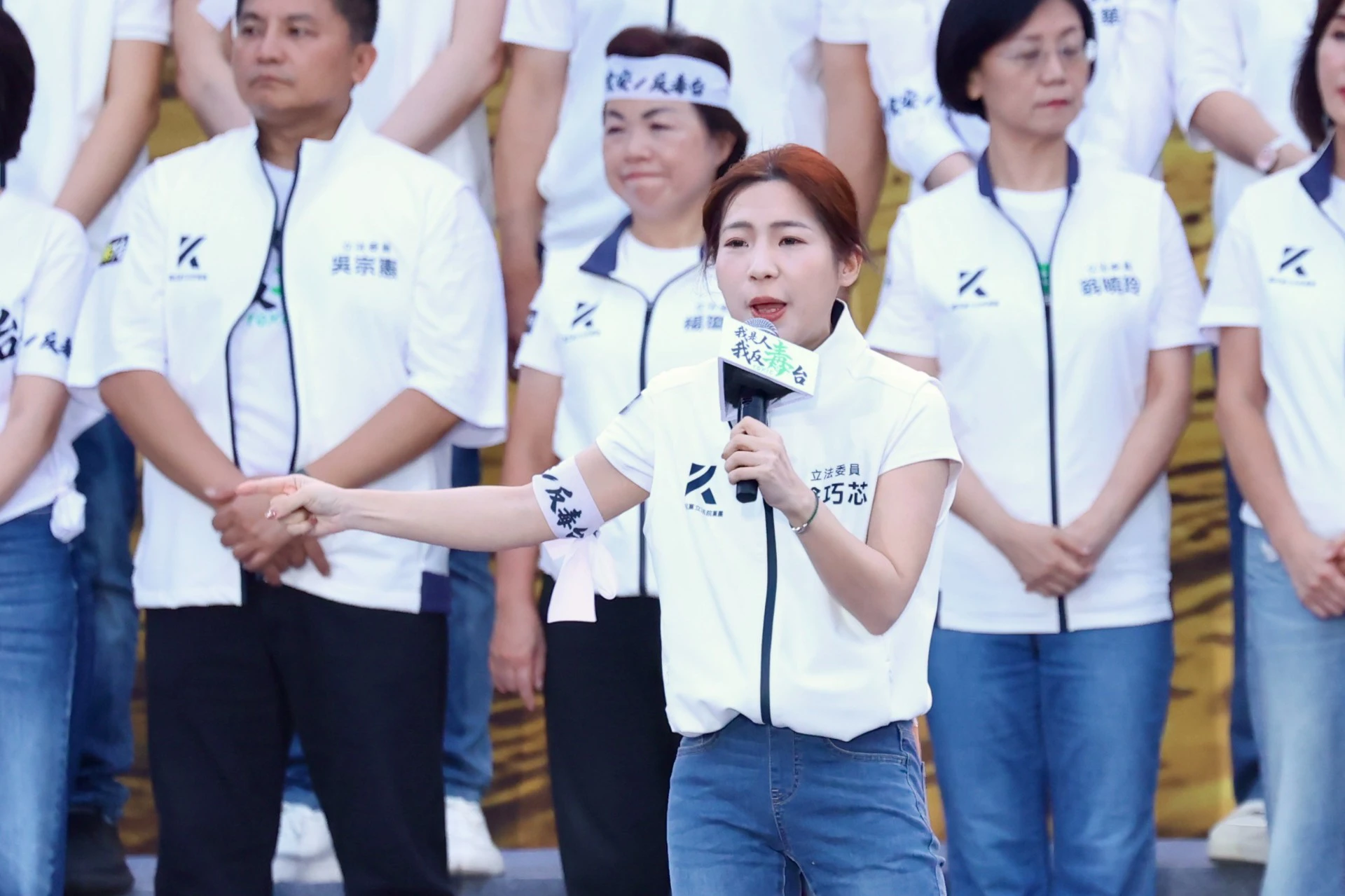 【反毒油抗議】徐巧芯曝「萊爾校長」創作者遭查水表　刑警要求下架反毒油宣傳片