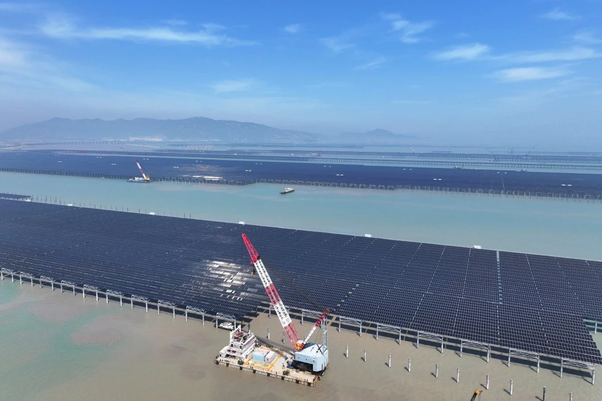 中國光電業陷寒冬 新增裝機暴跌66%、3大巨頭半年虧損逾100億人民幣 -- 上報
