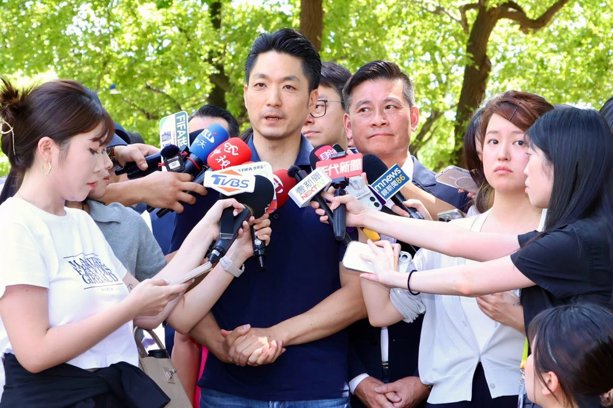 蔣萬安喊倒閣 行政院:地方首長職責在市政、立院應審預算 -- 上報