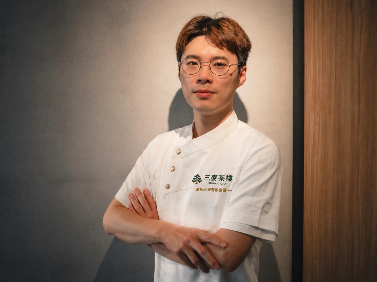 三麥茶樓由31歲即接掌品牌主廚的《料理之王》第一季亞軍阮紹榮（Benny Juan）領軍（三麥茶樓提供）