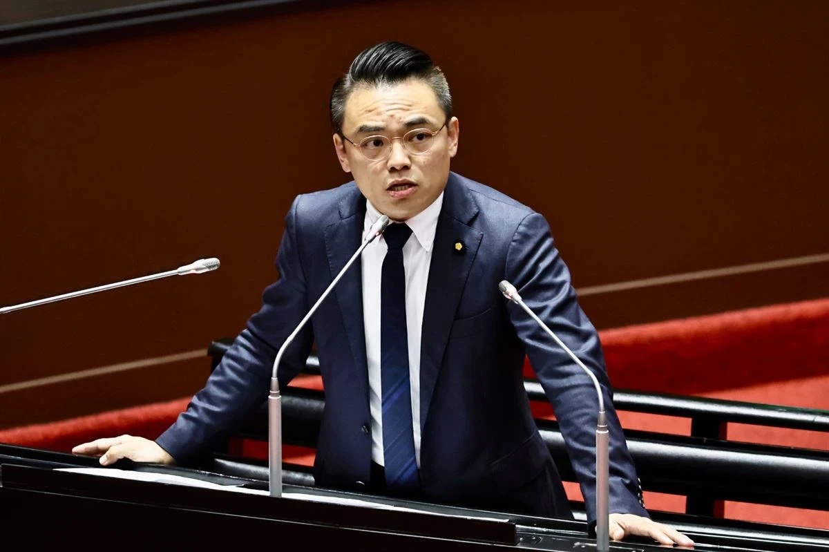 國民黨團幹部沒人登記　傅崐萁急致電洪孟楷「救火5個月」