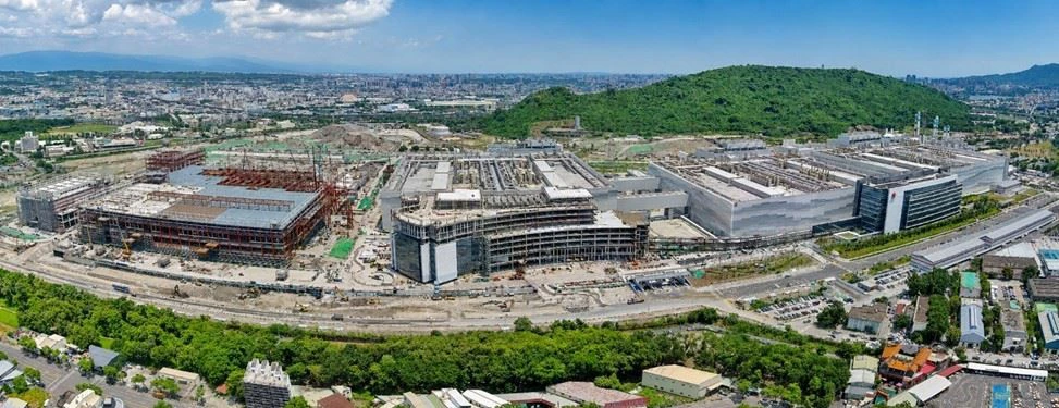 陳其邁以中油煉油廠舊址,順利爭取台積電入駐。(高雄市政府提供)