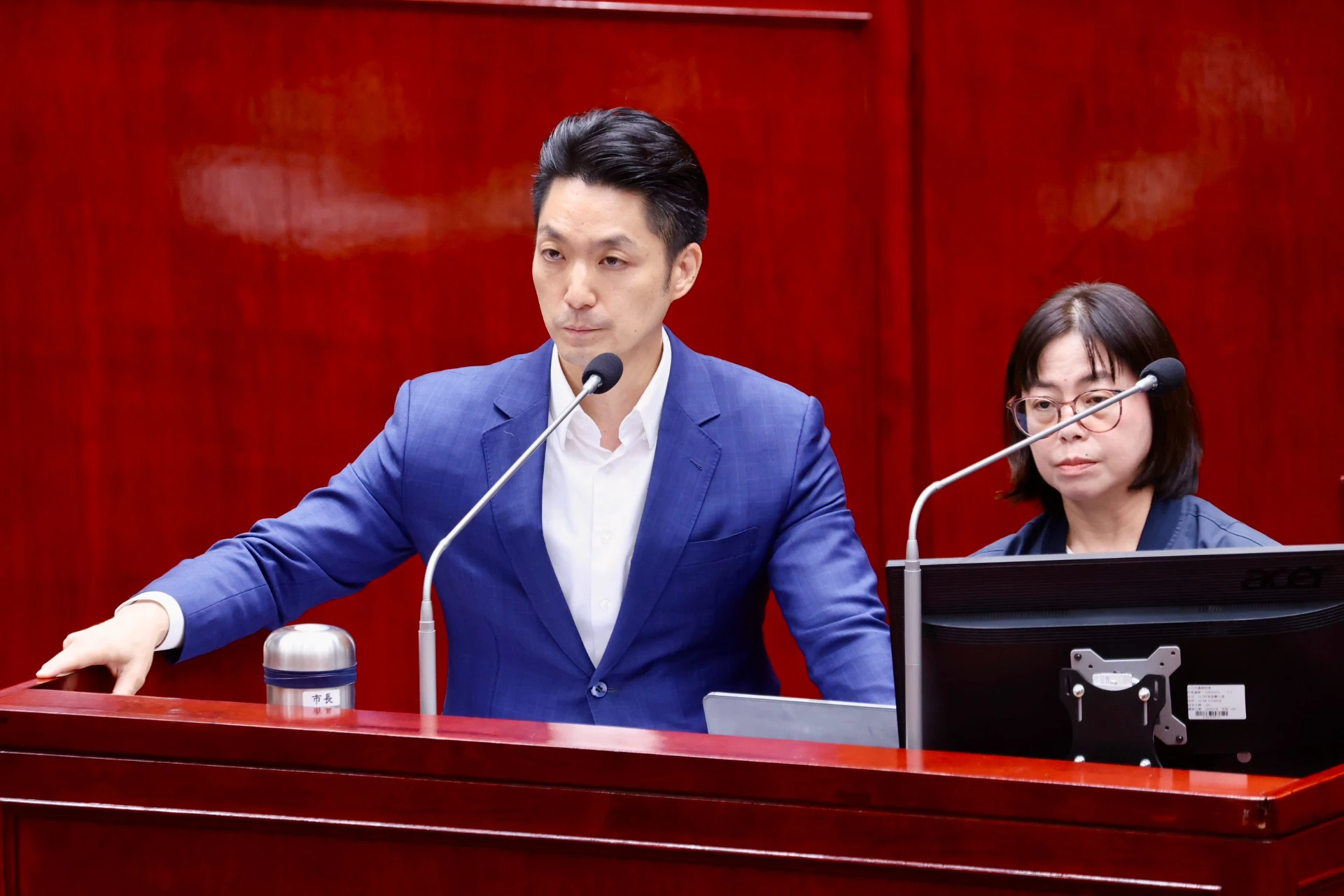 北市遮陽傘平均每座744萬遭質疑　蔣萬安：晚上能提供照明
