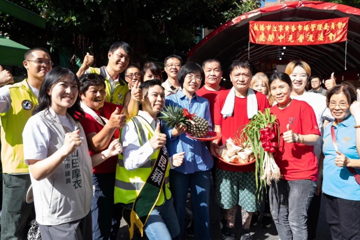 蘇巧慧出席板橋江寧市場中元普渡　盼不分黨派共同為新北努力