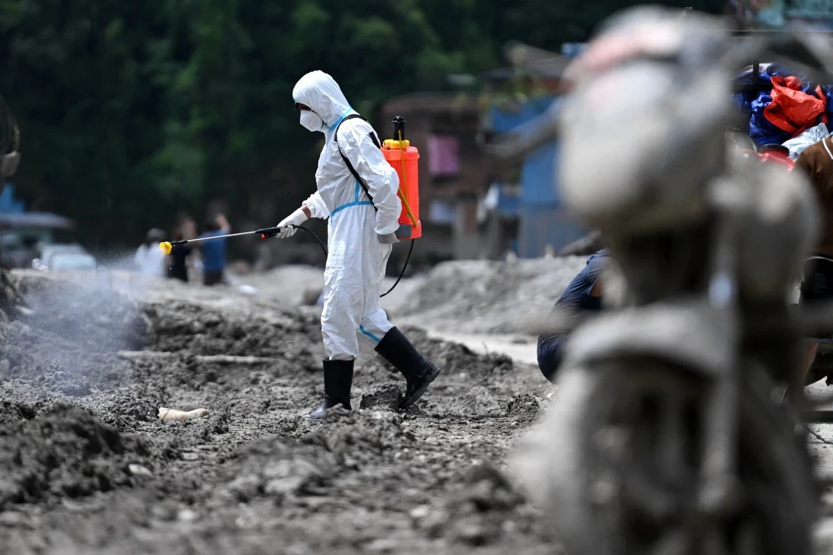 尼泊爾西藏山洪增至919死4793失蹤 中國駁低報災情並處罰10人造謠