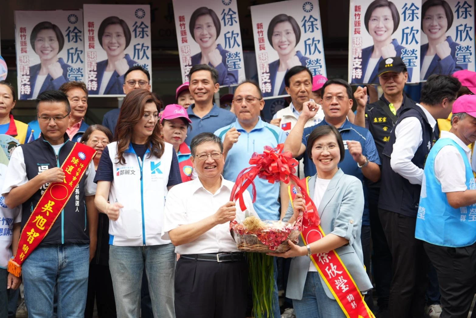 「藍白是朋友」楊文科交棒徐欣瑩　力挺吳旭智：乘風而起、贏得勝選