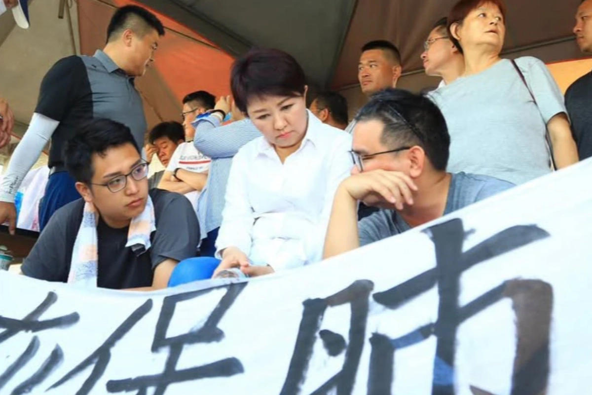 卓榮泰今赴中火視察燃氣機組　盧秀燕貼抗議照喊話中央「增氣拆煤」
