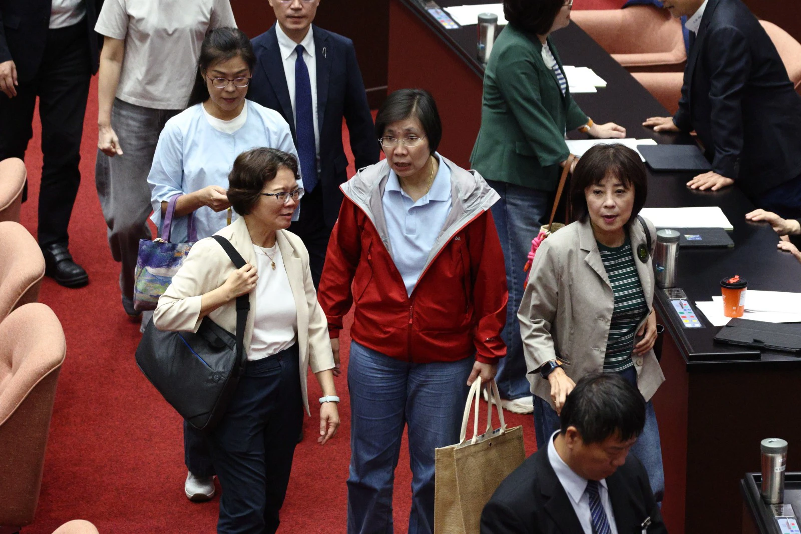 徐欣瑩否認曾談禮讓竹北　民眾黨怒轟：侵蝕藍白2年互信