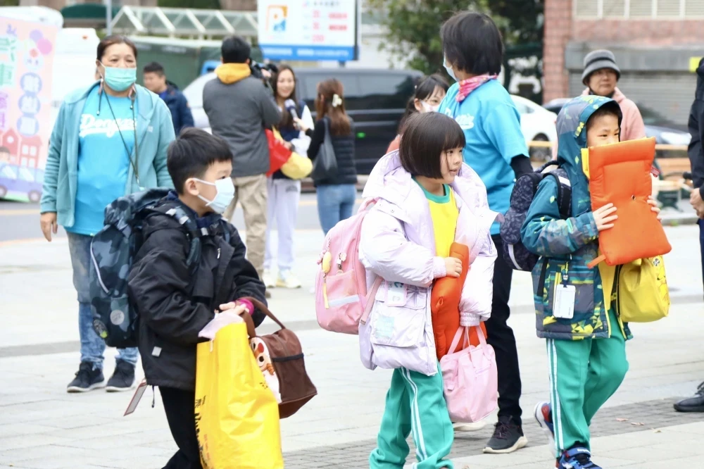 國中小師資荒「無證教師」破萬人　每14名教師就有1人沒教師證