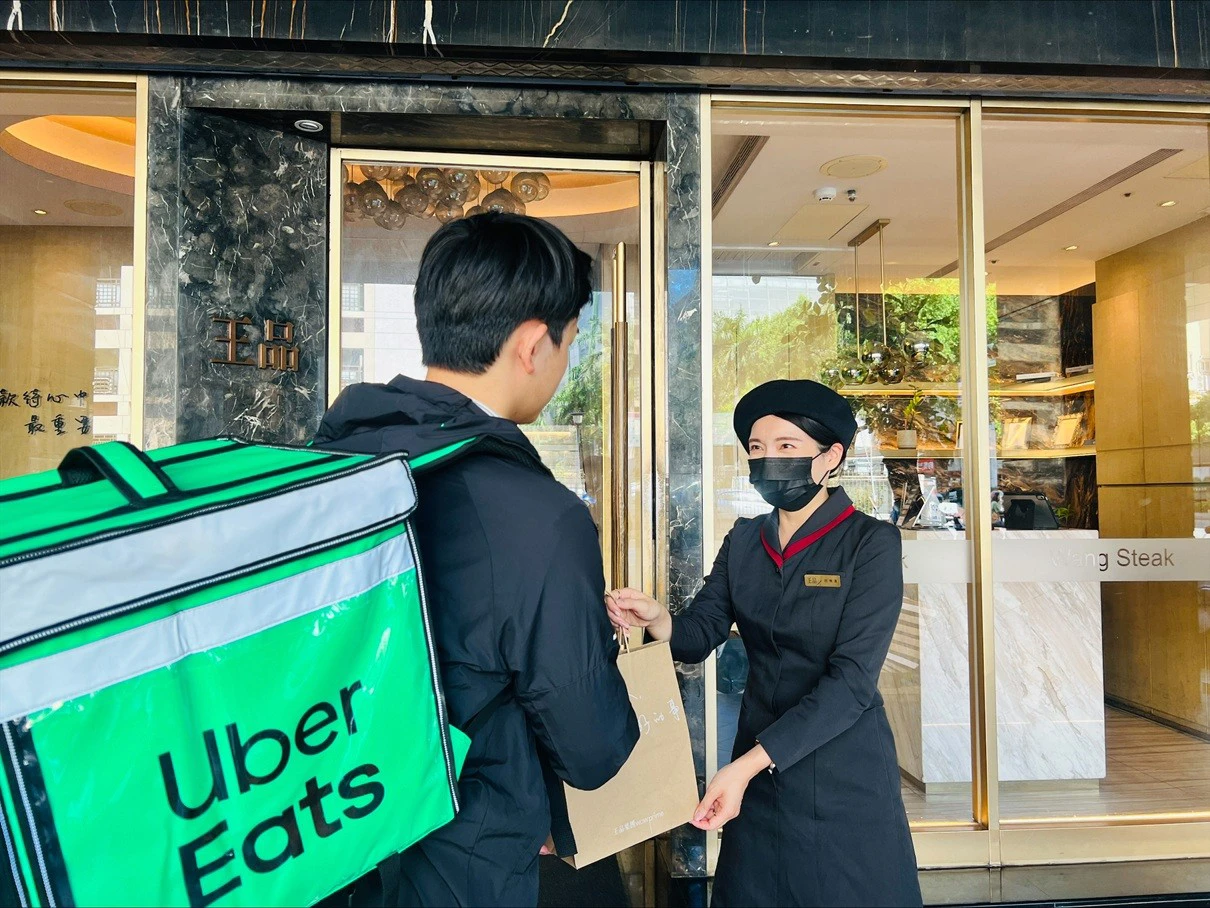 Uber Eats × 王品會員串接上線!綁定「瘋美食」享1%點數 19 品牌再推買一送一