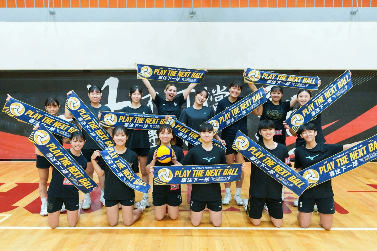 世新女排獲永慶房屋贊助,將挑戰2026年UVL大專排球聯賽公開女一級。(永慶房屋提供)