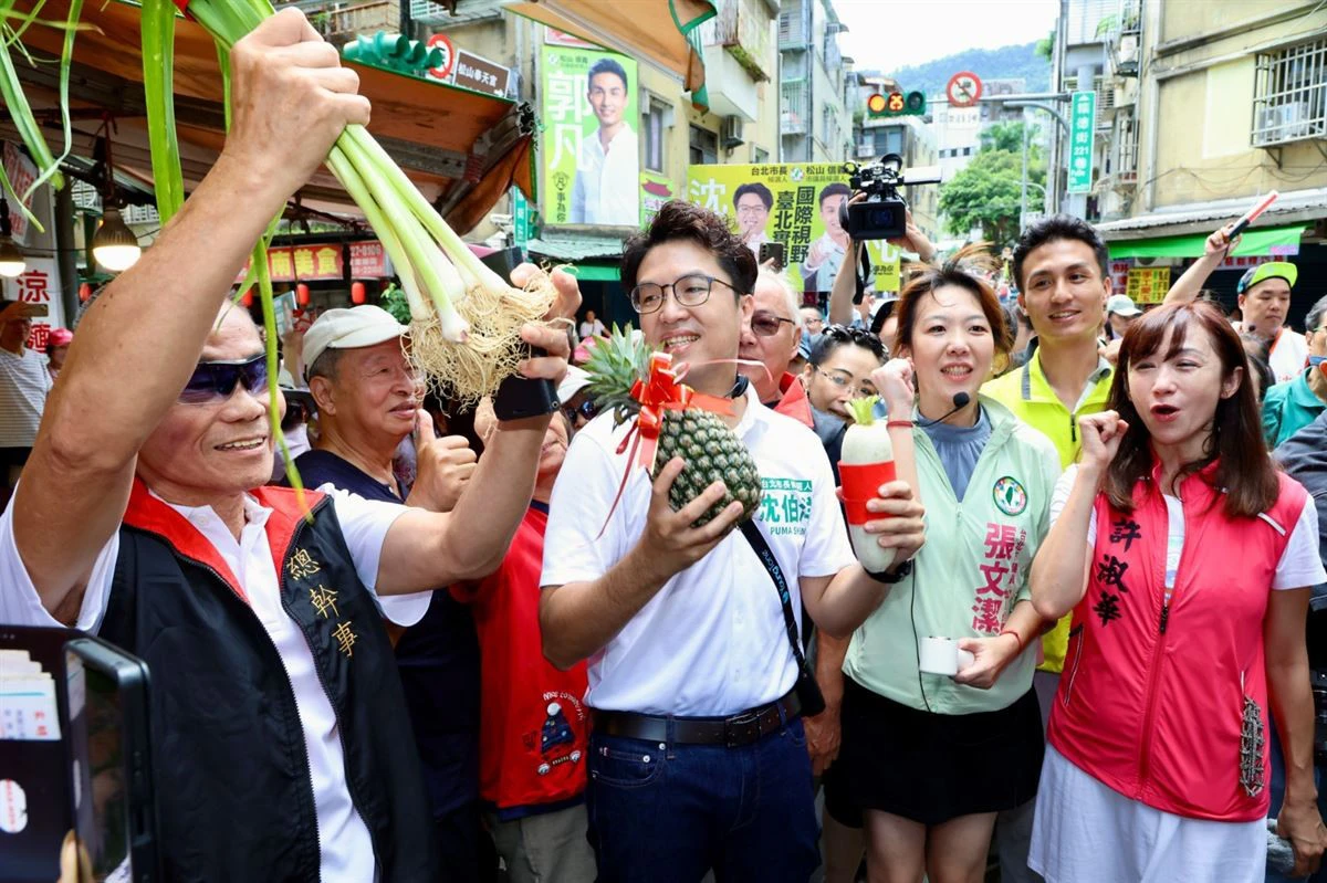 沈伯洋在北市掀起「洋流」效應,各地選民都想看到他,但過多的外溢恐對他的選情無太大幫助。(資料照片/王侑聖攝)