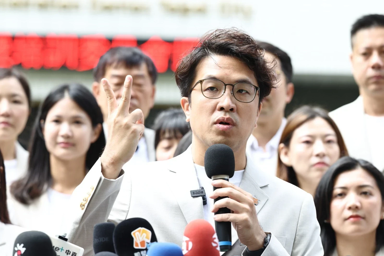 紓解交通政見遭酸藍營「可踩天鵝船上班」　沈伯洋嘆：通勤族聽到會難過