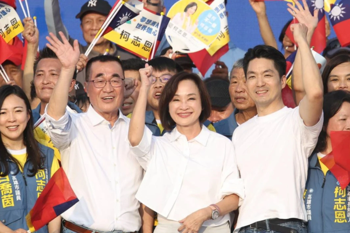 【現場觀察】柯蔣川合體拚場尬「洋流」 藍營翻轉選情還得添柴火