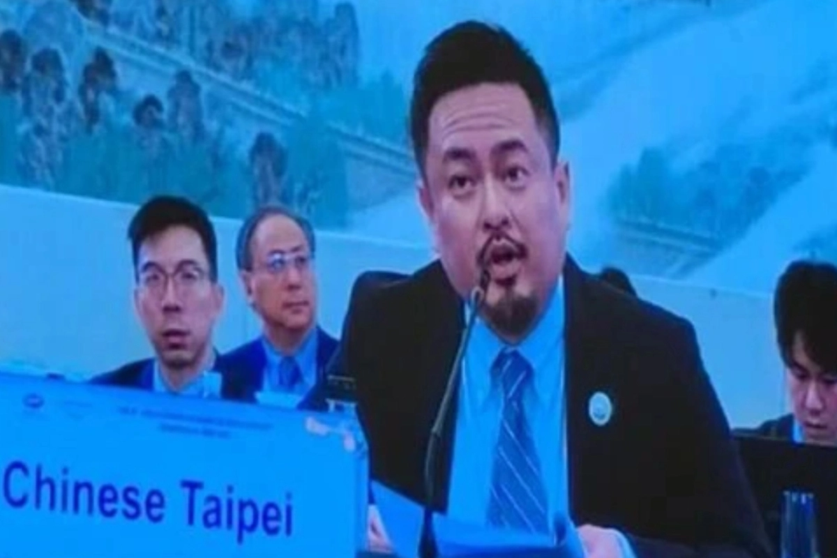 洪申翰出席APEC會議桌牌寫「Chinese Taipei」　勞動部：依慣例安排