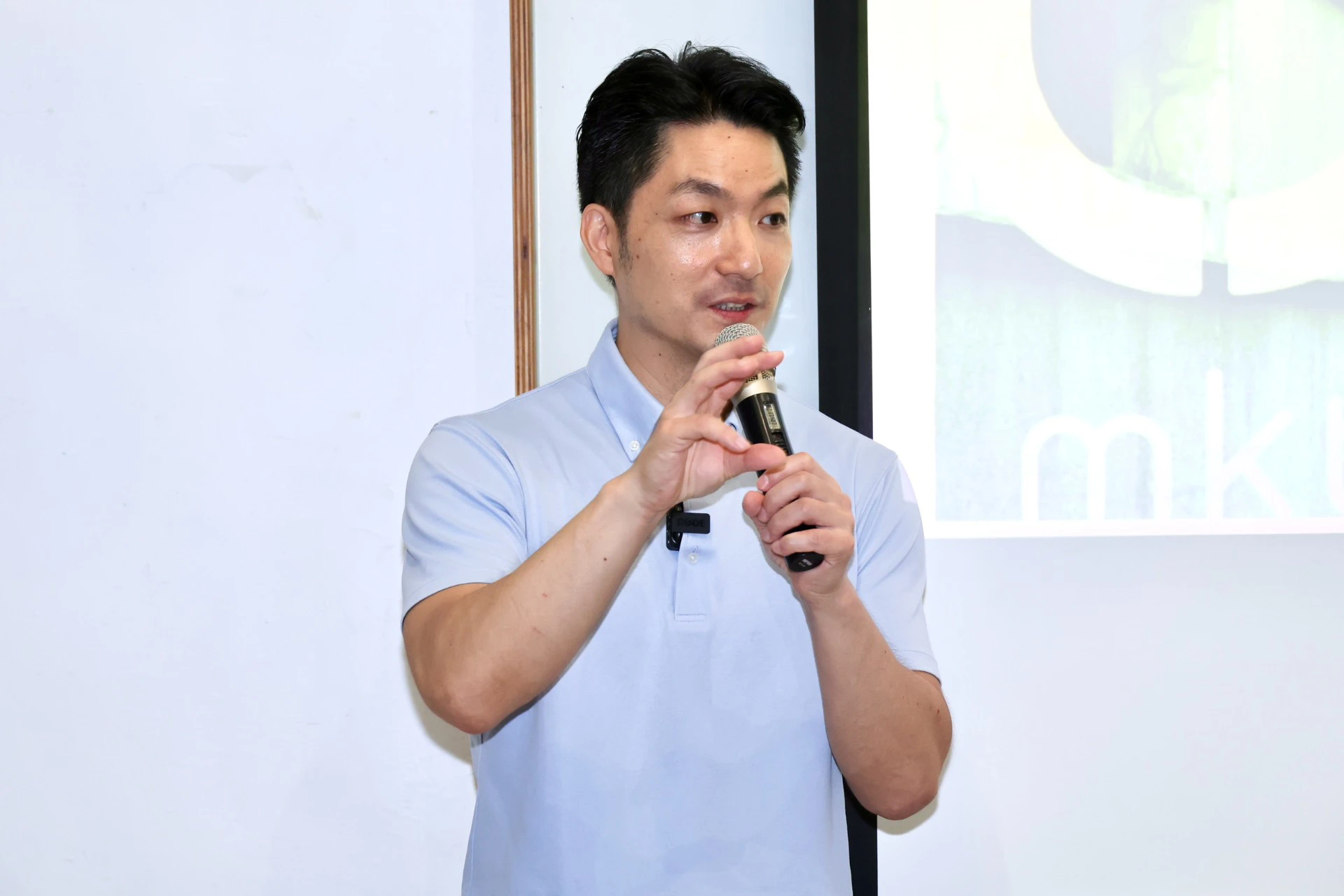 蔣萬安議會送水果　簡舒培見面問「有藍莓嗎？」全場笑翻