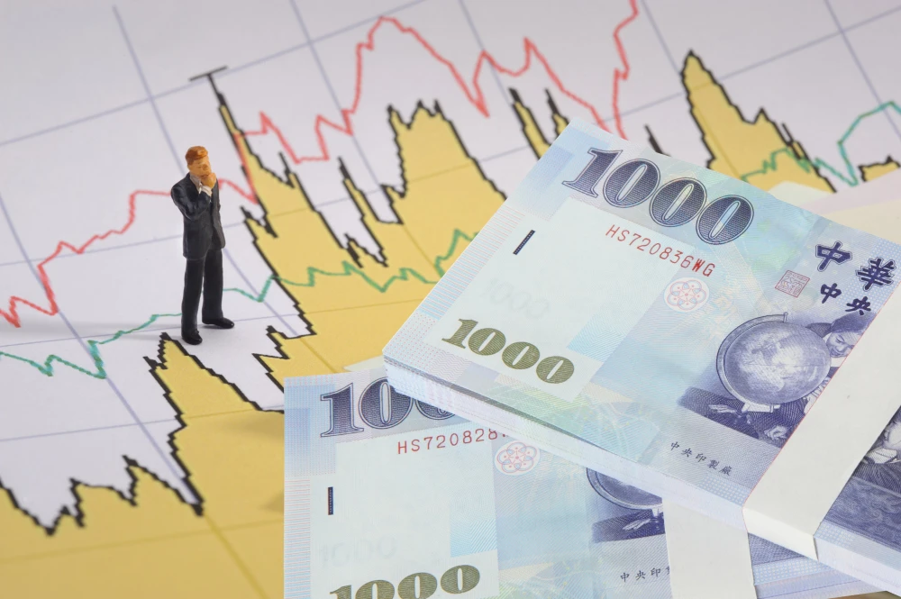 最低工資連11漲！　明年起月薪調升至3萬900元、時薪升至205元