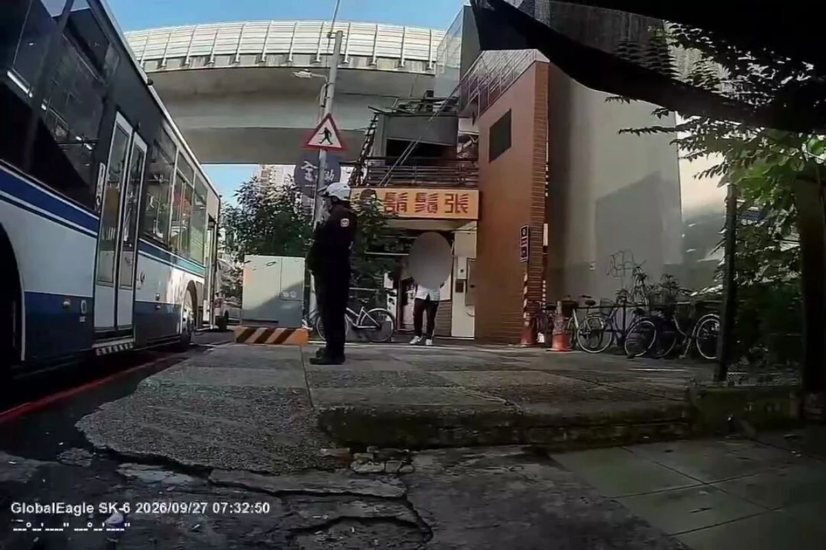 新店客運驚魂！男乘客倒臥車內死亡　3天後才被發現