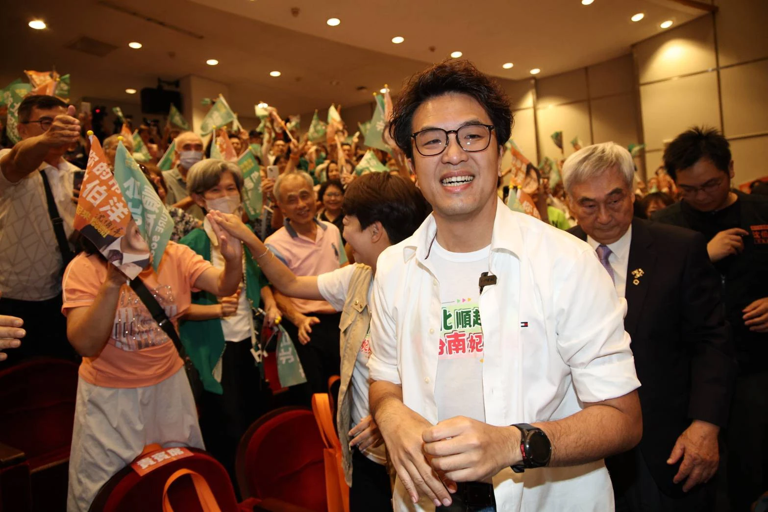 直播／沈伯洋行程滿檔　今晚再攻內湖737夜市7點半現身